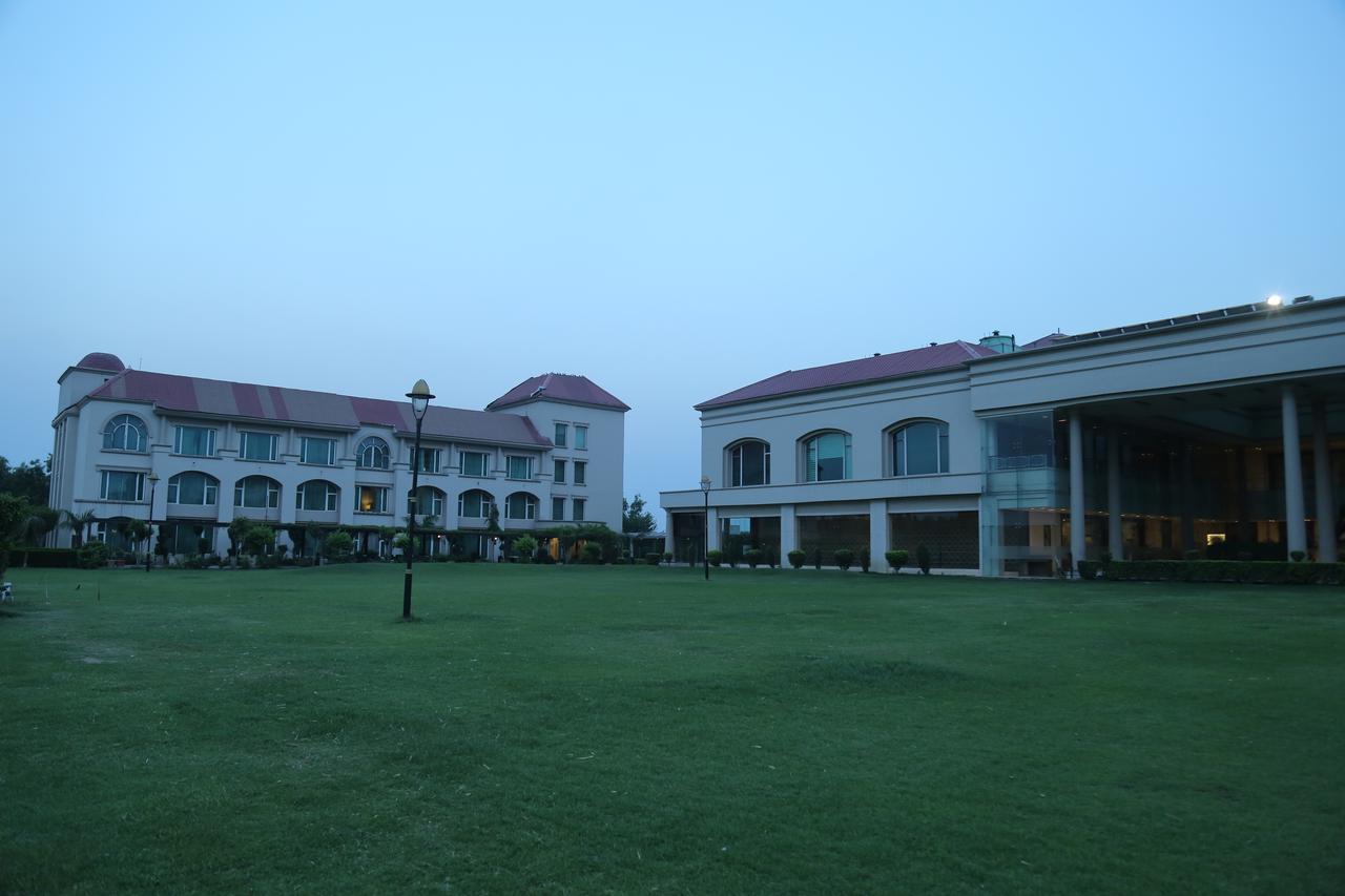 The Cabbana Resort & Spa Phagwāra Exterior foto